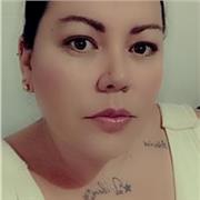 Maestra en artes, imparte clases a niños, jóvenes y adultos